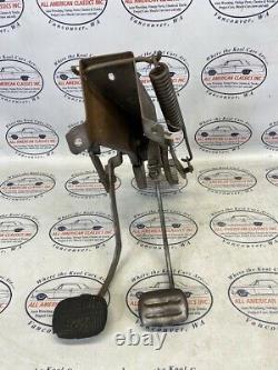 1959 1960 Chevrolet IMPALA Clutch Brake Stick Shift Pedals Box with Carrier OEM