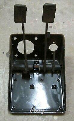 1972 Triumph TR6 Brake Clutch Pedal Set with Box Mount TR-6 Used Orig