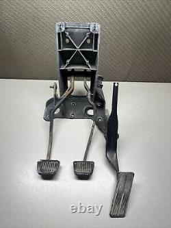 98-01 Dodge Ram MT Manual Transmission Clutch Brake Gas Pedal Box Assembly 3756