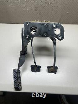 98-01 Dodge Ram MT Manual Transmission Clutch Brake Gas Pedal Box Assembly 3756