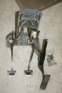 98-01 Dodge Ram Mt Manual Transmission Assembly Gas Clutch Brake Pedal Box