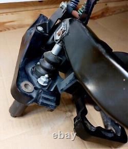 ASTON MARTIN LHD DBS, DB9 Manual brake and clutch bracket box 8D33-2450-A
