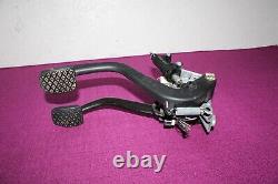 BMW E46 323 325 330 Manual Transmission Brake & Clutch Pedal Assembly OEM