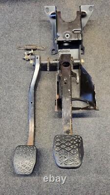 BmW E28 Manual Transmission Pedal Box