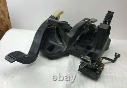 Chevrolet Spark Mk1 2010-15 Pedal Box Assembly With Clutch Pedal 95962968 (2011)