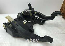 Chevrolet Spark Mk1 2010-15 Pedal Box Assembly With Clutch Pedal 95962968 (2011)