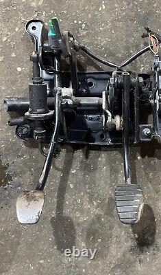 Clutch brake pedal box vivaro renault trafic pedals box 2001 to 2014
