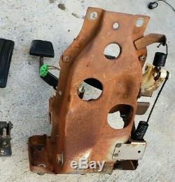 DATSUN 280ZX COMPLETE PEDAL SET with MANUAL CLUTCH PEDAL BOX DEAD PEDAL S130Z