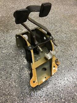 Datsun Nissan 720 Pickup Truck Manual Clutch Pedal Box Assembly