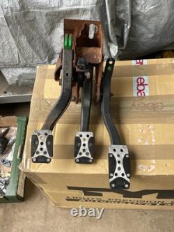 FORD ESCORT MK5 XR3i Pedal Cage Box With Throttle & Clutch Cable. Brake Servo