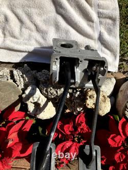 Jaguar XJ6 LHD Clutch / Brake Pedal Box 1974 -87 With Cylinder, With Pads