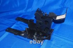 NOS OEM! 1985-1992 VW Jetta Golf Mk2 Manual Transmission Gearbox Clutch Bracket