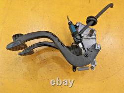 OEM 2008 BMW E85 Z4 LCI 2.0i N46 MANUAL CLUTCH BRAKE PEDAL BOX 6778975