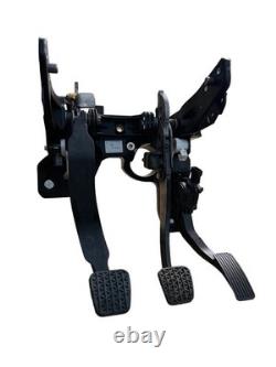 Oe Vauxhall Astra J Brake & Clutch Pedal Box Assembly Complete New 39032860