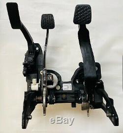 Oem Vauxhall Astra J Brake & Clutch Pedal Box Assembly Complete 39032860