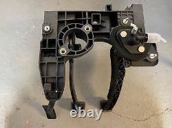 Original OEM Vauxhall Astra J Throttle Clutch Brake Pedal Box Assembly 39032860