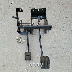 Volvo 240 Clutch Pedal Assembly Mechanical Cable Box Rare 242 244 245 Brake