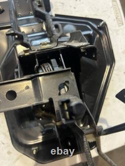 Vw T4 Caravelle 2.4 Auto 1999 Brake Clutch Throttle Pedal Box Assembly