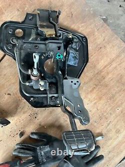 Vw T4 Transporter Caravelle 2002 2.5 Tdi Clutch Pedal Box Assy Elec Pedal Type