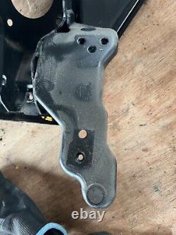 Vw T4 Transporter Caravelle 2002 2.5 Tdi Clutch Pedal Box Assy Elec Pedal Type