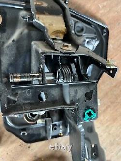 Vw T4 Transporter Caravelle 2002 2.5 Tdi Clutch Pedal Box Assy Elec Pedal Type