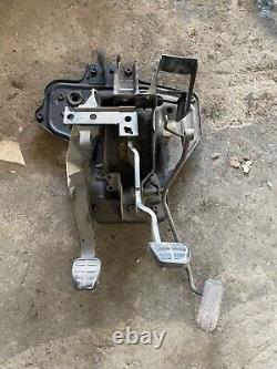 Vw T4 Volkswagen Transporter 1990 1.9 2.4 Clutch Pedal Box Bracket Assembly