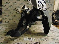 2008-2016 Vauxhall Insigne Brake And Clutch Pedal Box 22771454