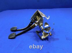 94 95 Ford Mustang 5 Speed Manuelle Pedal Box Embrayage Assemblage Bon Usage W47