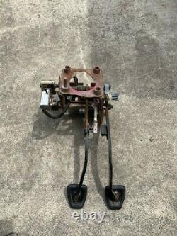 96 97 98 99 00 01 02 03 04 Ford Mustang 5 Speed Manual Pedal Box Assembly