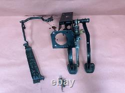 BMW E30 325e M3 318I 325I 325IX Support de boîte à pédale d'embrayage et de frein manuel OEM #86208