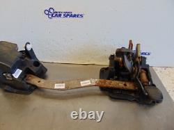 Base de montage du cylindre esclave d'embrayage et de frein de la pédale Ford KA mk2 08-16 51820457