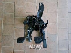 Boîte d'assemblage d'embrayage hydraulique du pédalier de frein VW Corrado 02A LHD