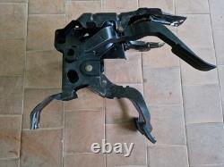 Boîte d'assemblage d'embrayage hydraulique du pédalier de frein VW Corrado 02A LHD