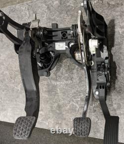 Ensemble complet de boîte de pédale de frein et d'embrayage Oe Vauxhall Astra J Cascada 39032853