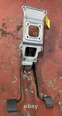 Ensemble de boîte à pédales de frein et d'embrayage VW T25 T3 Volkswagen RHD 251721111B