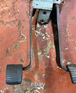 Ensemble de boîte à pédales de frein et d'embrayage VW T25 T3 Volkswagen RHD 251721111B
