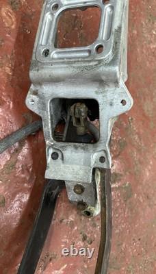 Ensemble de boîte de pédale de frein et d'embrayage VW T25 T3 Volkswagen LHD 251721111B