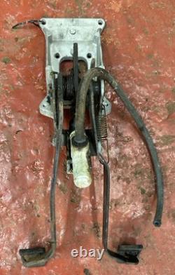 Ensemble de boîte de pédale de frein et d'embrayage VW T25 T3 Volkswagen LHD 251721111B