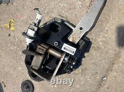 Ensemble de pédales de boîte de frein et d'embrayage Ford Ka Mk2 5 vitesses manuelles 51859239