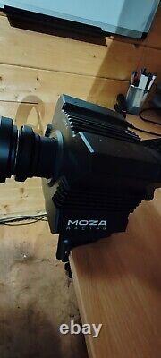 Ensemble volant Moza R5 avec pédale d'embrayage. Utilisation légère, en boîte. Sim racing.