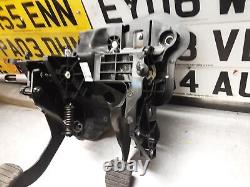 Renault Trafic Mk3 2.0dci 2021 Pédalier d'embrayage et de frein et boîte de vitesses 80367096