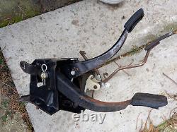 Vauxhall Viva Hc Magnum Coupe Firenza Pedal Box Brake Clutch Accelerator Late.
Traduisez ce titre en français : Vauxhall Viva Hc Magnum Coupe Firenza Boîte de pédale Frein Embrayage Accélérateur Tardif.