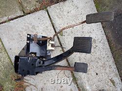 Vauxhall Viva Hc Magnum Coupe Firenza Pedal Box Brake Clutch Accelerator Late.
Traduisez ce titre en français : Vauxhall Viva Hc Magnum Coupe Firenza Boîte de pédale Frein Embrayage Accélérateur Tardif.