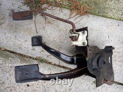 Vauxhall Viva Hc Magnum Coupe Firenza Pedal Box Brake Clutch Accelerator Late.
Traduisez ce titre en français : Vauxhall Viva Hc Magnum Coupe Firenza Boîte de pédale Frein Embrayage Accélérateur Tardif.