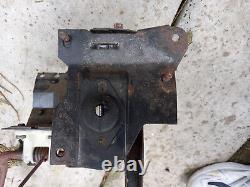 Vauxhall Viva Hc Magnum Coupe Firenza Pedal Box Brake Clutch Accelerator Late.
Traduisez ce titre en français : Vauxhall Viva Hc Magnum Coupe Firenza Boîte de pédale Frein Embrayage Accélérateur Tardif.