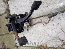Vauxhall Viva Hc Magnum Coupe Firenza Pedal Box Brake Clutch Accelerator Late.
Traduisez ce titre en français : Vauxhall Viva Hc Magnum Coupe Firenza Boîte de pédale Frein Embrayage Accélérateur Tardif.